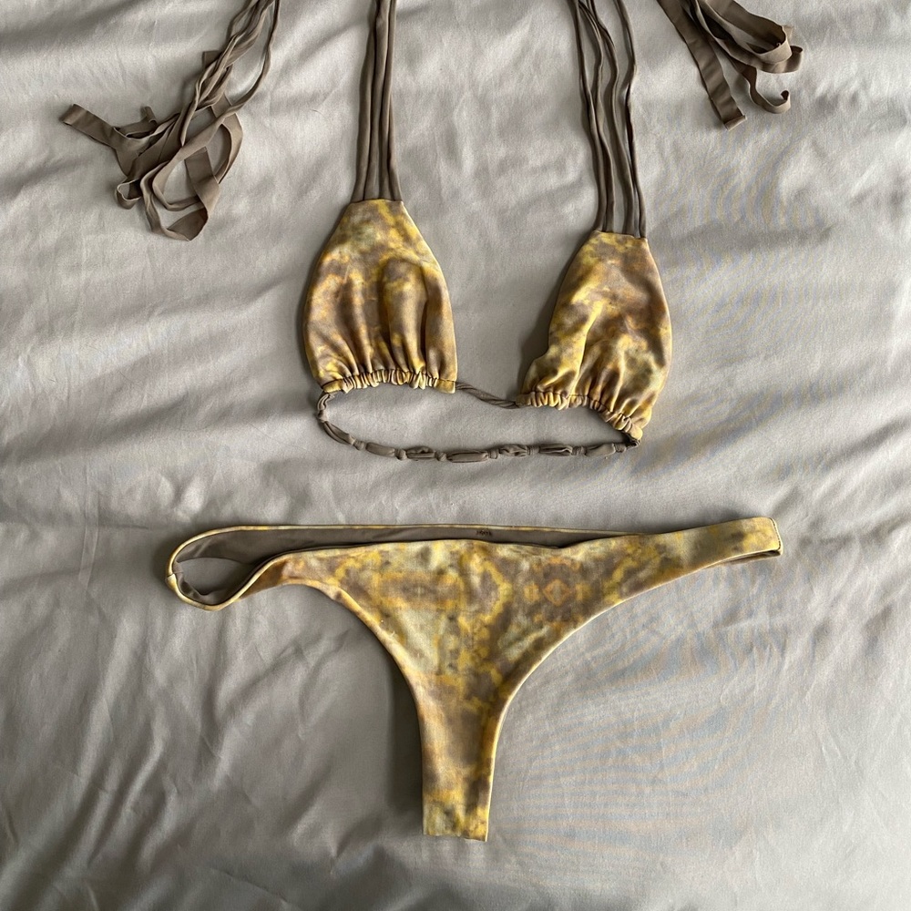 House of Au+Ora Tigereye bikini set